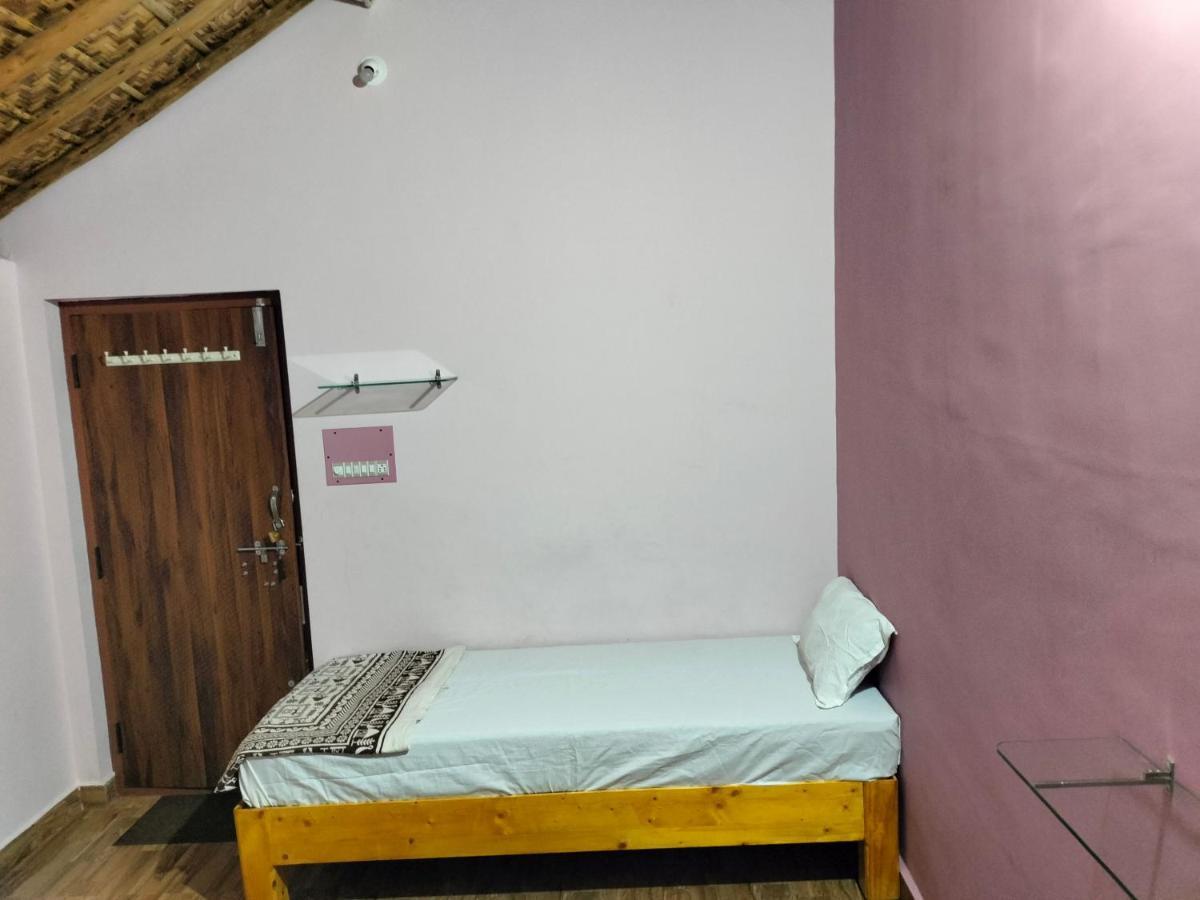 Prajwal Home Stay Hampi Zewnętrze zdjęcie