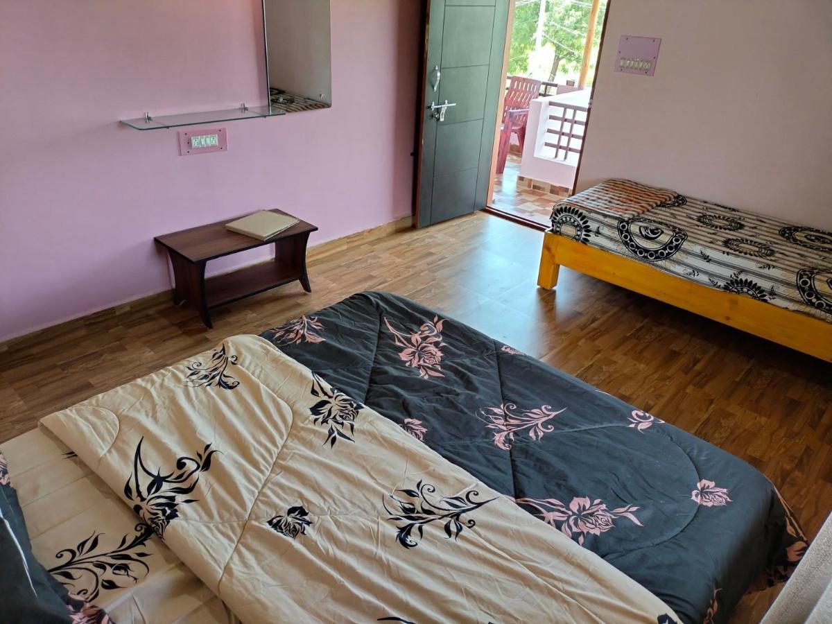 Prajwal Home Stay Hampi Zewnętrze zdjęcie